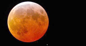 Eclipsă totală de Lună, miercuri, în România